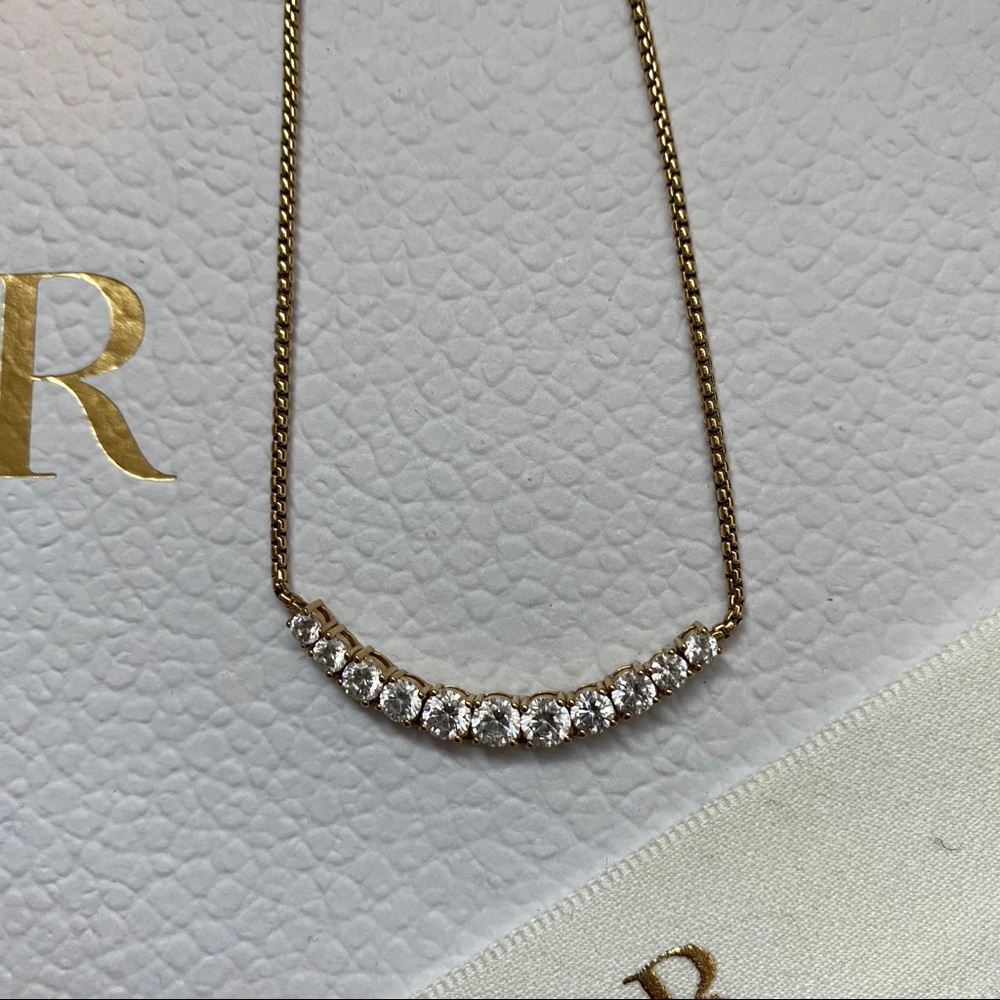 Diamond necklace
